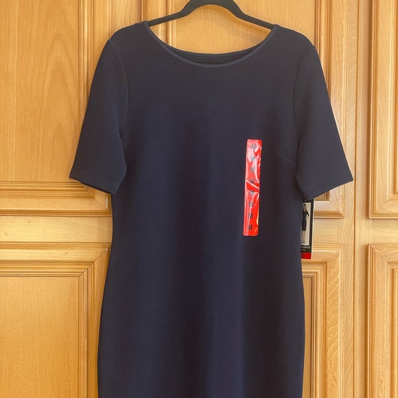 NWT Sz M Mario Serrani Italy Midnight Navy Short Sleeved Ribbed Dress - Picture 1 of 12